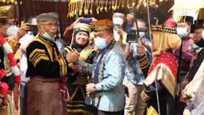 gelar adat gubernur jambi