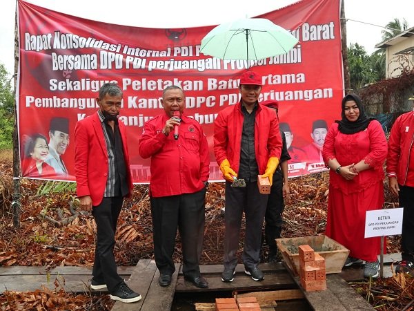 Edi-Purwanto-bangun dpc pdip tanjabbarat