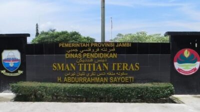 Kepala SMA Titian Teras Dicopot, Siapa Penggantinya