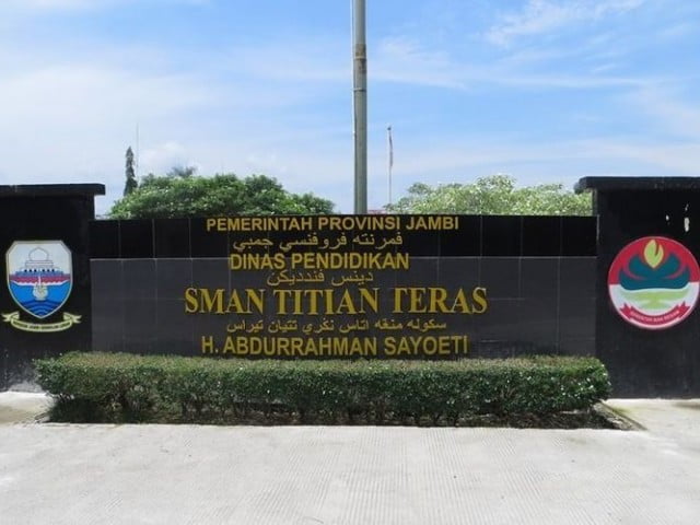 SMA Titian Teras Jambi