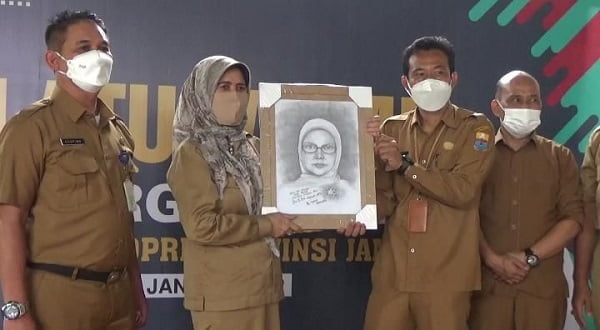 sekretaris dprd masuk purna tugas