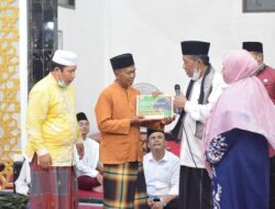 Abdullah Sani Berikan Bantuan Bagi Madrasah