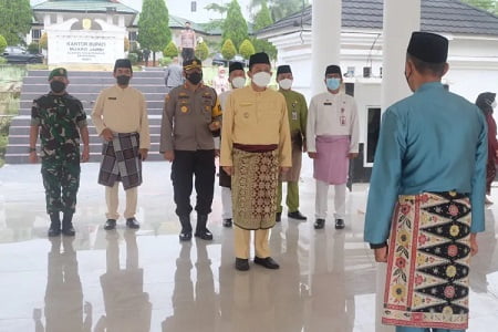 BBS Pimpin Upacara Peringatan HUT Provinsi