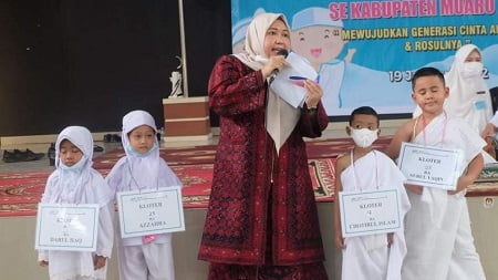 Masnah Buka Acara Manasik Haji Anak-anak Raudhatul Athfal