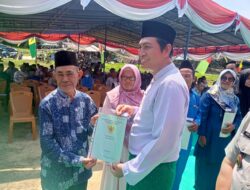 MFA Serahkan 150 Sertifikat Lintas Sektor UKM 2021 di Desa Pelayangan