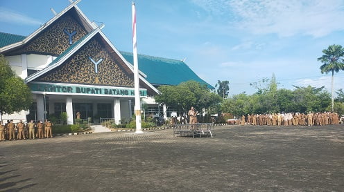 Apel Gabungan Hari Pertama Kerja