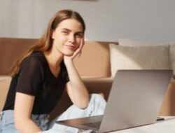 Beberapa Ciri Wanita yang Menerima Pria Apa Adanya