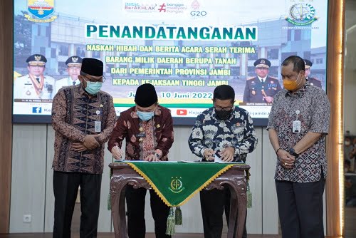 Hibah Tanah Wujud Dukungan Pemprov pada Kejaksaan