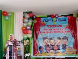 Wakil Ketua TP-PKK Hadiri Pelepasan Siswa/i PAUD Terpadu Serentak Bak Regam.   