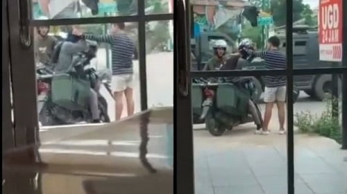 Pria Pukuli Kurir di Pinggir Jalan