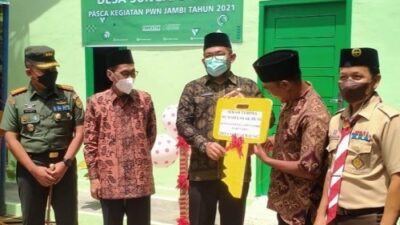 Wabup Batanghari Serahkan Rumah Layak Huni PWN 2021