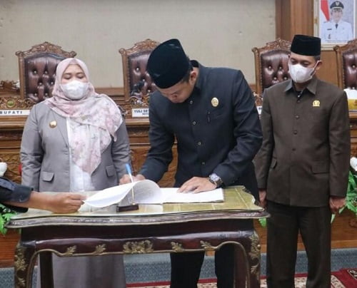 DPRD Muarojambi Sahkan APBD Tahun 2022 Sebesar 1,3 Trilyun