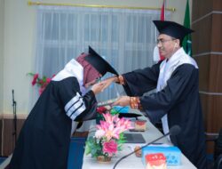 Mahdayeni Wanita Asal Terusan Penyandang Gelar Doktor Pertama Di Batanghari.