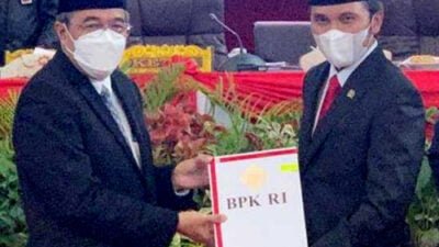Ketua DPRD Provinsi Jambi Edi Purwanto Pimpin Rapat Paripurna Penyerahan LHP BPK RI