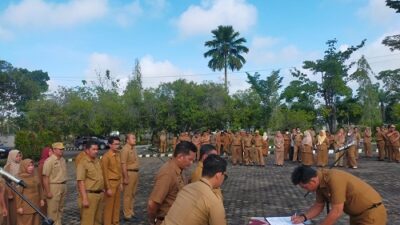 Lantik Pejabat Eselon II dan III di Halaman Kantor, Fadhil Ingin Mewujudkan Kebersamaan Antar Pegawai