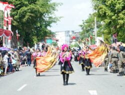 Ribuan Masyarakat Jambi Antusias Saksikan Pawai Pembangunan