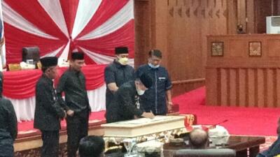 DPRD Provinsi Jambi bersama Pemprov Tandatangani KUA PPAS APBD Tahun 2023