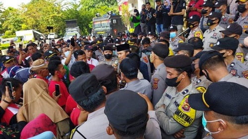 Ketua DPRD Provinsi Jambi Temui Aksi Massa dari KSBI