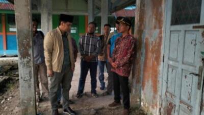 Waka DPRD Provinsi Jambi Faizal Riza Meninjau Kondisi Bangunan SMAN 3 Tanjab Timur