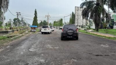 Pemprov Anggarkan Perbaikan Jalan Depan Kantor Bupati Batang Hari