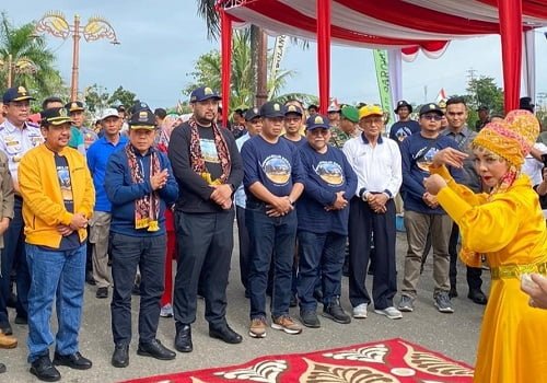 Waka DPRD Jambi Pinto dan Gubernur Al Haris Buka Acara Milir Berakit di Sarolangun