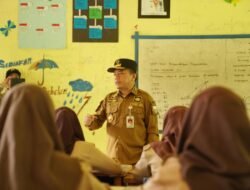 Pantau Sekolah di Sarolangun, Gubernur Al Haris Perhatikan Sarana dan Prasarana