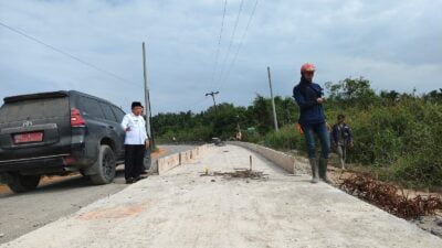 Gubernur Al Haris Tinjau Proyek Jalan Provinsi Sungai Saren-Senyerang Tanjabbar