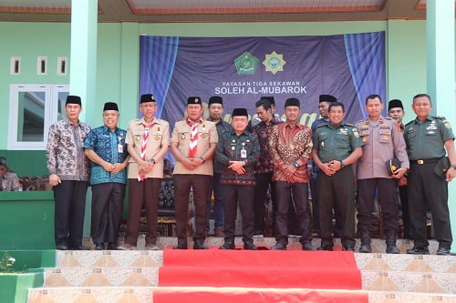 Gubernur Al Haris Tingkatkan SDM Berkualitas Melalui Pendidikan