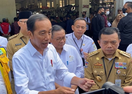 Tinjau Pasar Talang Banjar Jambi, Presiden Jokowi Pastikan Harga Sembako Semakin Baik