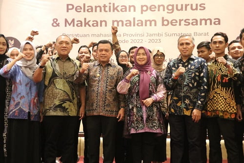 Al Haris Kukuhkan Pengurus Persatuan Mahasiswa Jambi-Sumbar