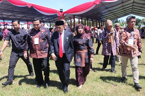 Gubernur Al Haris Terima Penghargaan Satyalancana Wira Karya