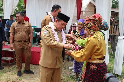 Gubernur Al Haris Resmikan Desa Wisata Dewi Rebung