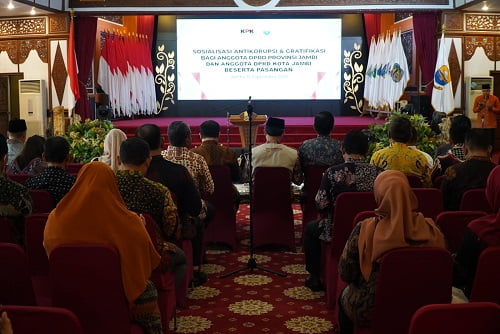 KPK Gelar Sosialisasi Gratifikasi dan Strategi Pemberantasan Korupsi Bagi Anggota DPRD Provinsi dan Kota Jambi Beserta Pasangan