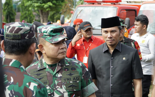 Edi Purwanto Dampingi KASAD Gelar Personel Karhutla di Jambi