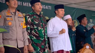 Hadiri Apel Hari Santri Nasional di Kabupaten Tebo, Edi Purwanto Pakai Sarung