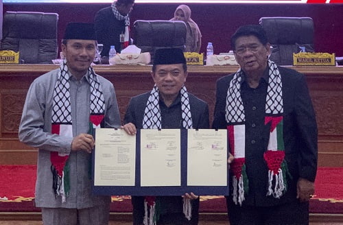 DPRD Provinsi Jambi Sahkan Ranperda Pajak dan Retribusi Daerah