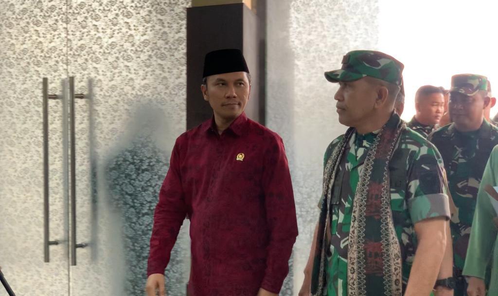 Ketua DPRD Jambi Sambut Kedatangan Danrem 042 Gapu Kolonel Inf Rachmad