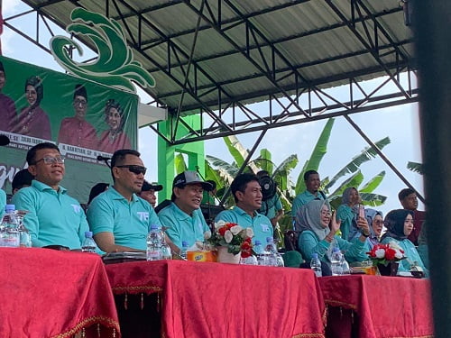 Rangkaian HUT Batang Hari Ke-75, Fadhil Saksikan Karnaval Tradisi dan Ngarak Budayo