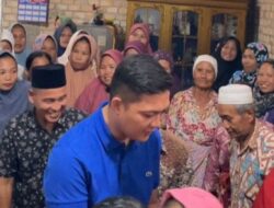 Emak-emak Serbu Hafiz Fattah Saat Tiba di Maro Sebo Ulu