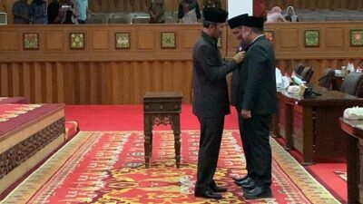 Ketua DPRD Jambi Lantik Al Mushari dan Rukiya Alfa Robi, PAW di DPRD Provinsi Jambi