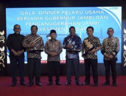 Hargai Pelaku Usaha, Gubernur Al Haris Beri Penghargaan Jambi Investment Awards 2023