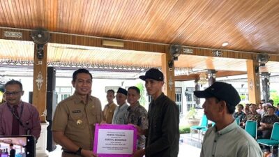 Pemkab Batang Hari Serahkan Bantuan Alsintan Kepada Petani