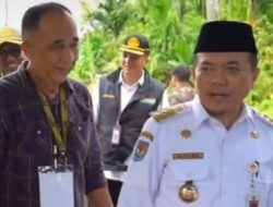 Gunakan Hak Pilih di TPS 32 Rawasari, Gubernur Al Haris: KPPS Harus Jeli dan Sabar