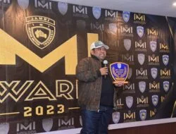 IMI Jambi Award 2024, Bupati Fadhil Terima Penghargaan