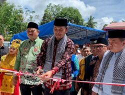 Edi Purwanto Potong Pita Peresmian Masjid Raya Baiturrahim Rantau Keloyang