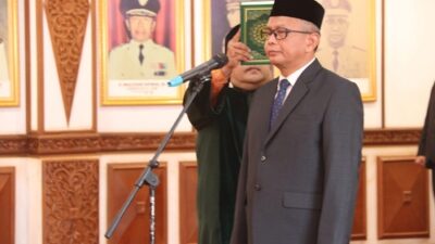 Gubernur Al Haris Lantik Hairul Suhairi Jadi Dirut Bank Jambi