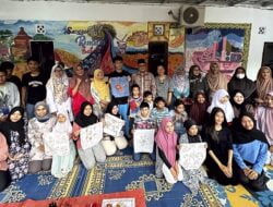 Kebanggaan H Maulana Melihat Kerajinan Tangan Hasil Karya Anak-anak Disabilitas Kota Jambi