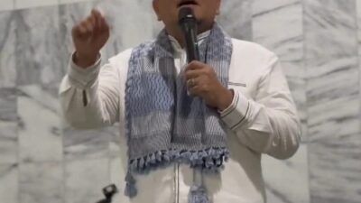 Malam Perdana Ramadan, H Maulana Menjadi Imam Tarawih di Langgar An-Nur Kebon Handil