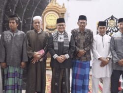 Safari Ramadan di Masjid Al Umaroh Handil Jaya, H Maulana Disambut Ulama dan Tokoh Masyarakat Jelutung