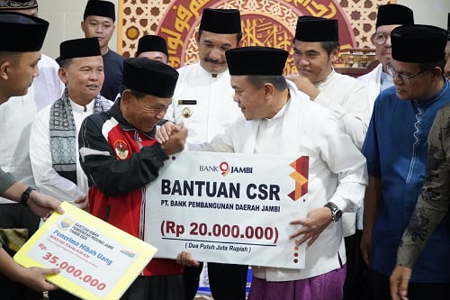 Safari Ramadhan Pertama di Kerinci, Gubernur Al Haris Serahkan Bantuan CSR